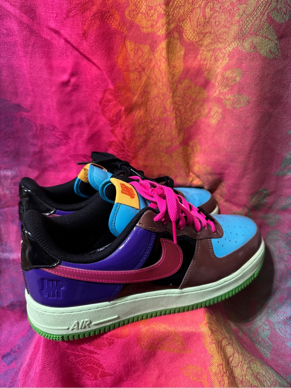 Undefeated x Nike - Picture 3 of 7
